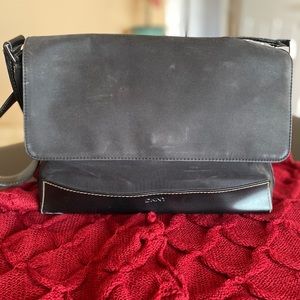 Women’s Authentic DKNY handbag